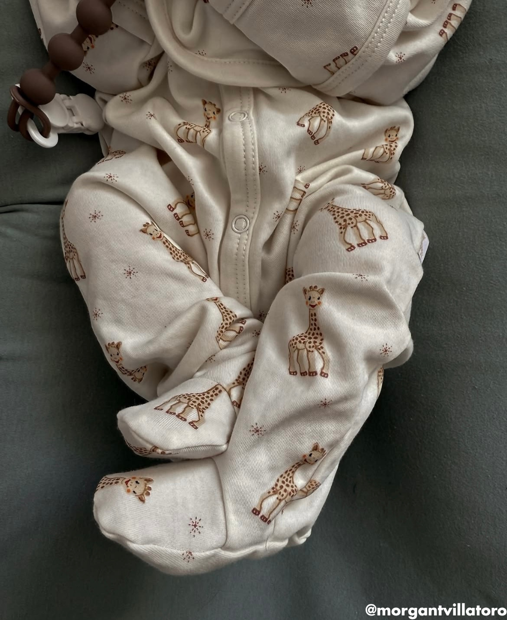 Sophie la girafe Ecru Print Footie - Kissy Kissy