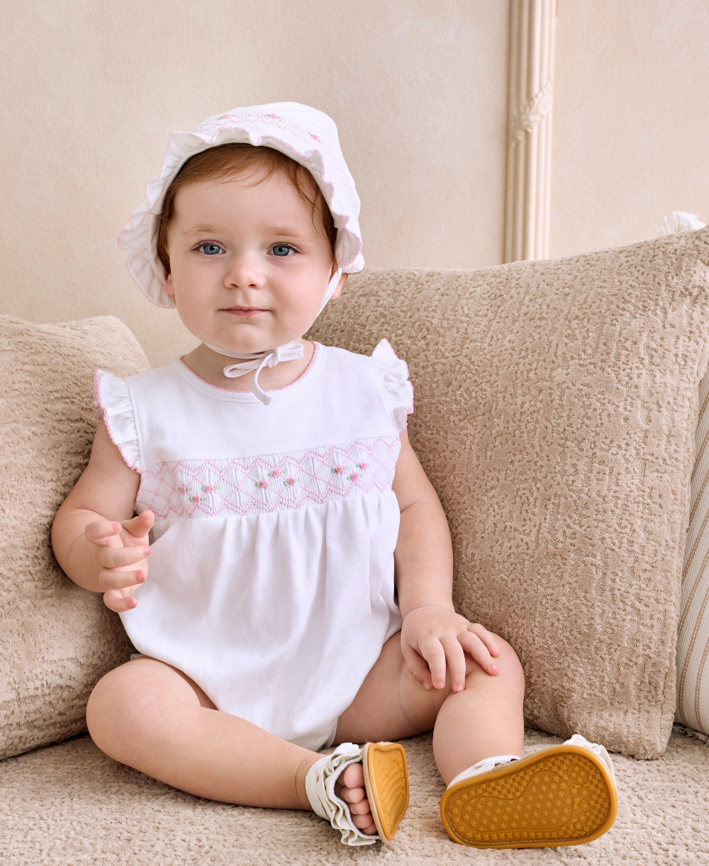 CLB Summer 26 White/Pink Hand Smocked Bonnet - Kissy Kissy